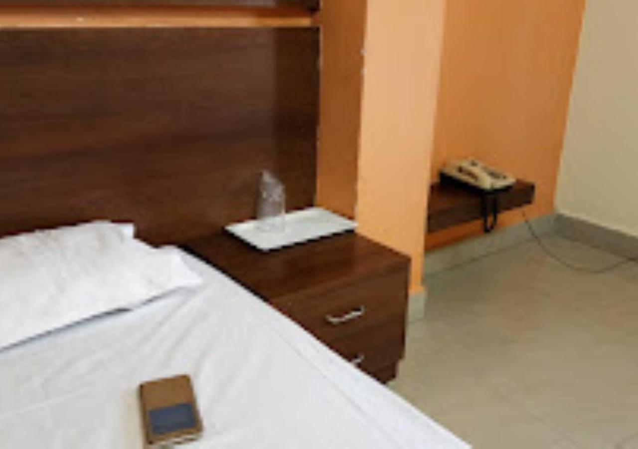 Hotel Mayur Restaurant Chandrapur Eksteriør bilde